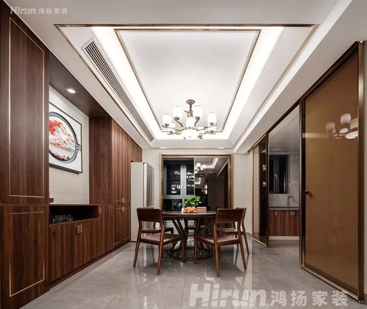 130㎡新中式家裝設計，客餐廳儒雅有禪意，隔墻裝出獨立小玄關，效果好極了！